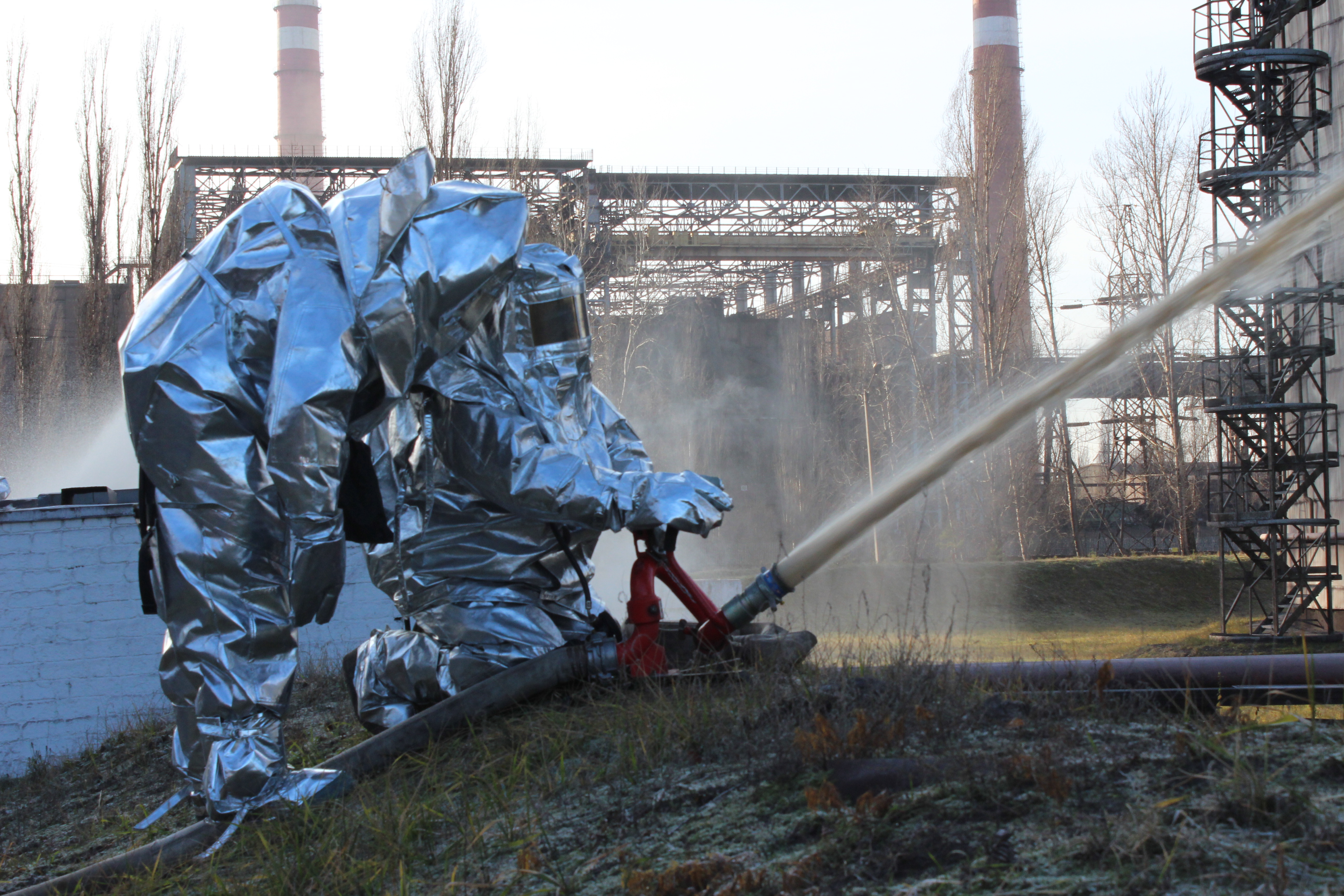 На территории ТЭЦ-2 прошли учения МЧС