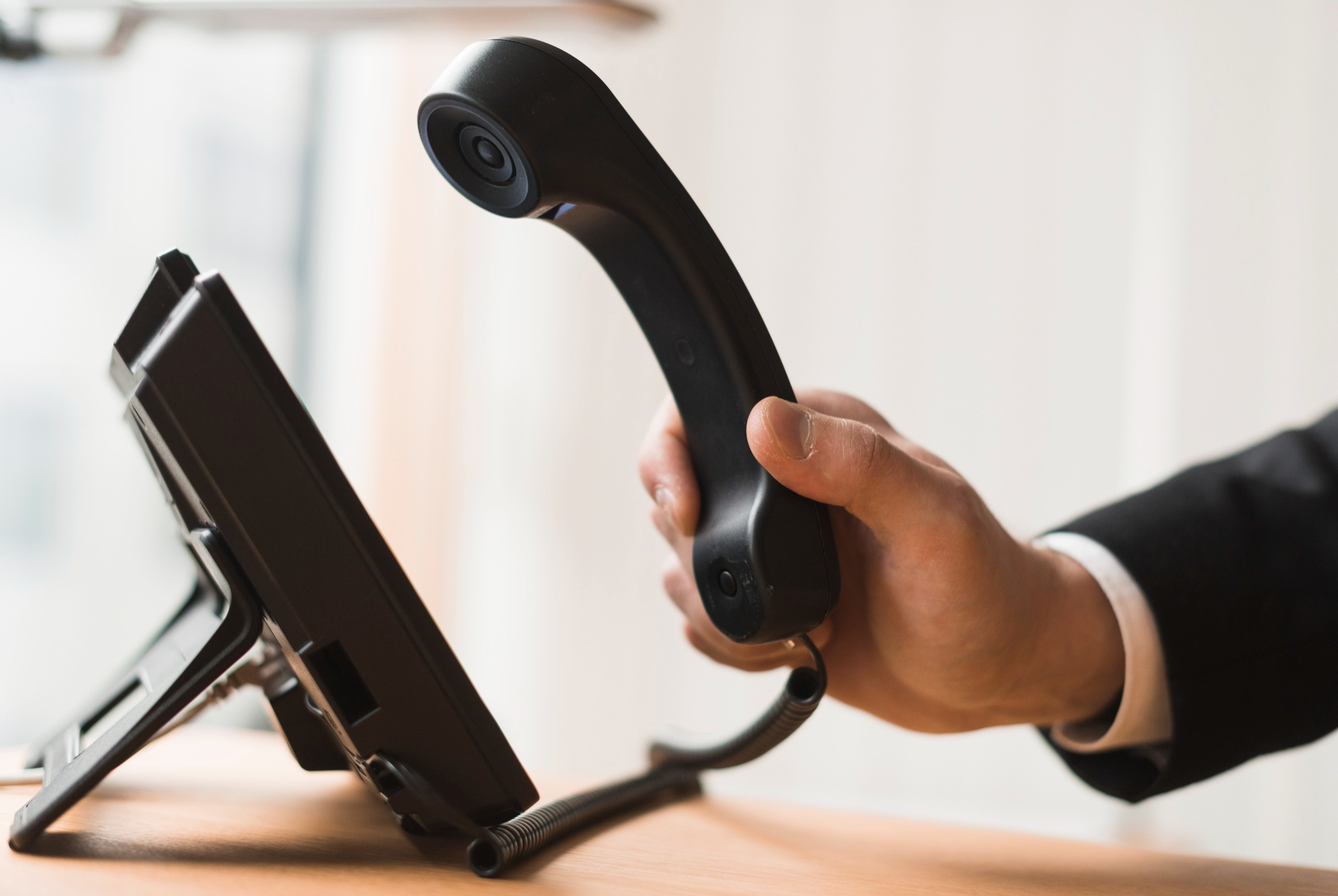 О причинах отсутствия горячей воды липчане могут узнать у голосового помощника